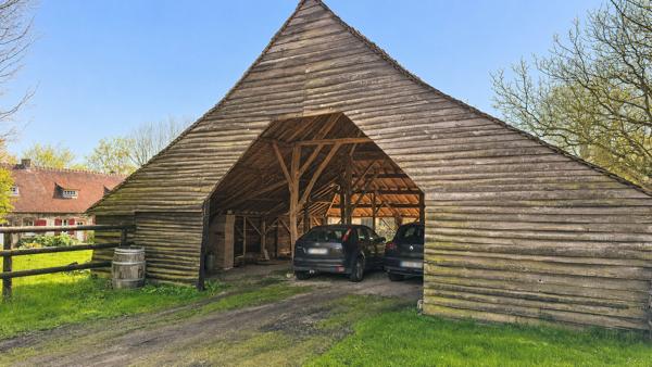 Fermette de caractère près du Mans ? Maison 201 m², dépendances et terrain de 1,1 hectare