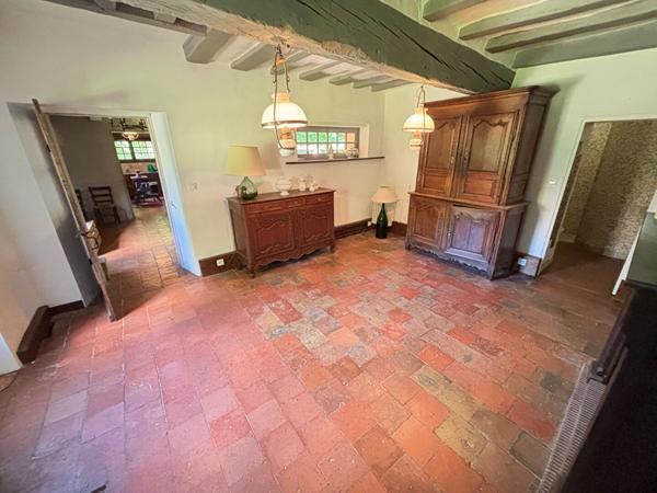Fermette de caractère près du Mans ? Maison 201 m², dépendances et terrain de 1,1 hectare