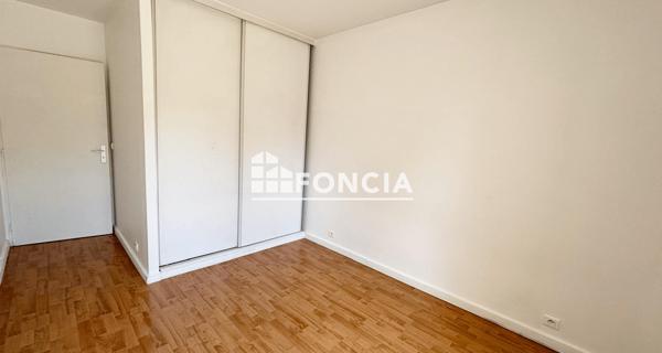 Location Appartement 3 pièces 70 m² - Bièvres 91570