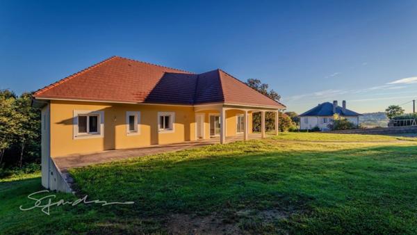 SAINT FAUST (64) - Maison T5 à louer meublée.