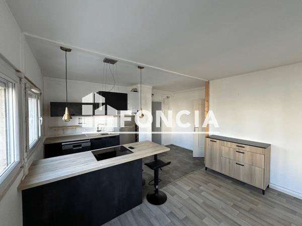 Location Appartement 5 pièces 83.5 m² - 37 AVENUE PIERRE ABELIN Chatellerault 86100