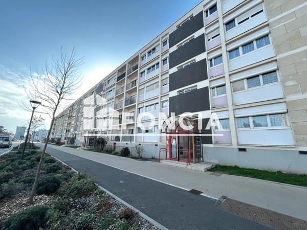 Location Appartement 5 pièces 83.5 m² - 37 AVENUE PIERRE ABELIN Chatellerault 86100