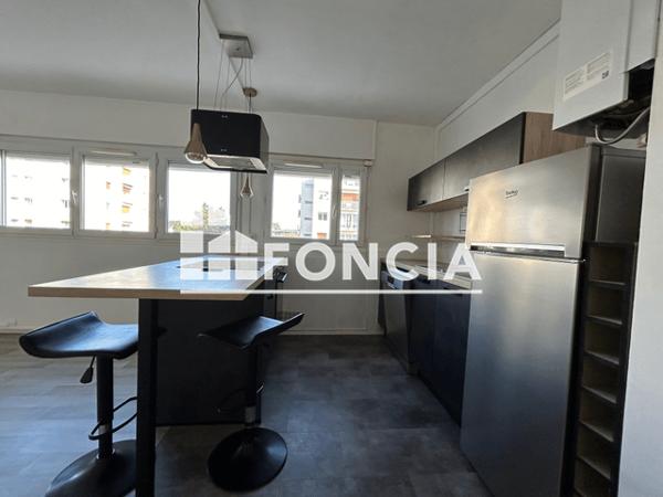 Location Appartement 5 pièces 83.5 m² - 37 AVENUE PIERRE ABELIN Chatellerault 86100