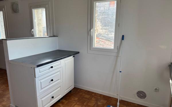 Appartement à louer    4 pièces •  Beaucaire