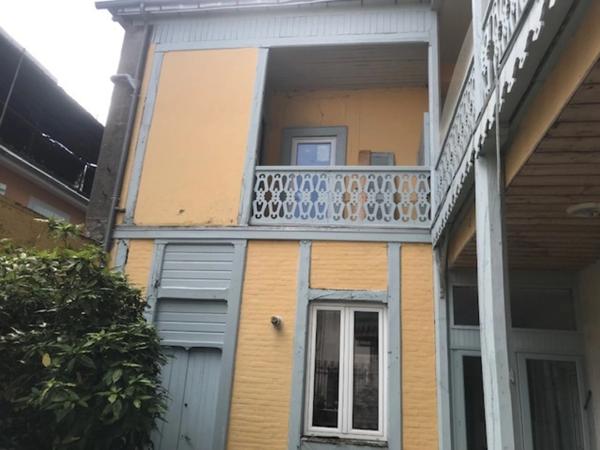 Dpt Hautes Pyrénées (65), à vendre BAGNERES DE BIGORRE appartement T2