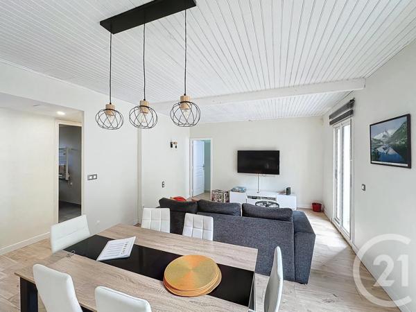 Appartement F4 à vendre  4 pièces - 82,30 m 2   AMELIE LES BAINS PALALDA  - 66