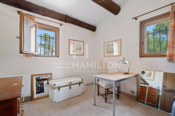 VILLA AVEC PISCINE À PROXIMITÉS DES ÉCOLES Valbonne