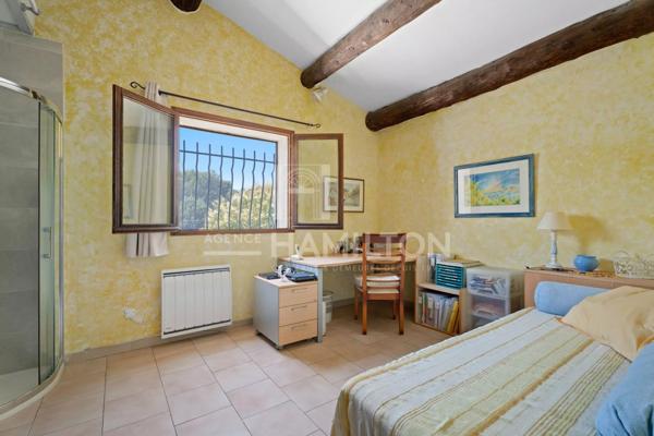 VILLA AVEC PISCINE À PROXIMITÉS DES ÉCOLES Valbonne