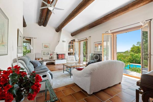 VILLA AVEC PISCINE À PROXIMITÉS DES ÉCOLES Valbonne