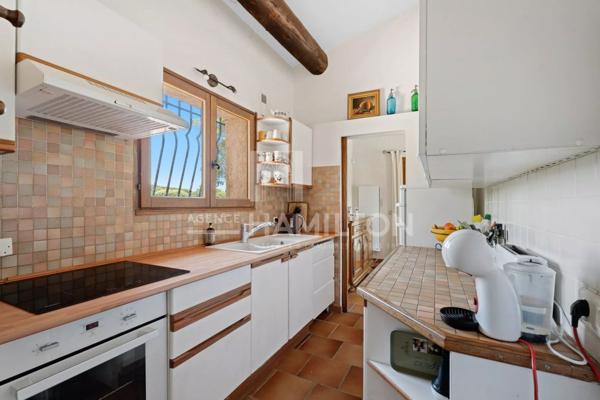 VILLA AVEC PISCINE À PROXIMITÉS DES ÉCOLES Valbonne