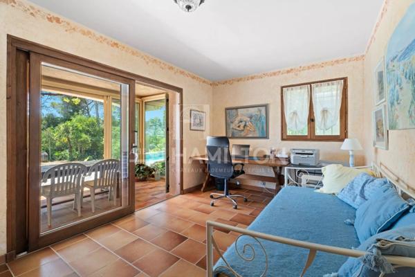 VILLA AVEC PISCINE À PROXIMITÉS DES ÉCOLES Valbonne