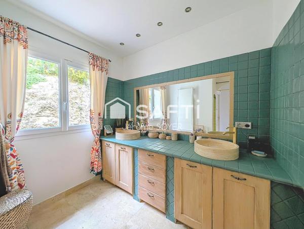 MAISON DE 128 M² AVEC SA DEPENDANCE DE 50 M²