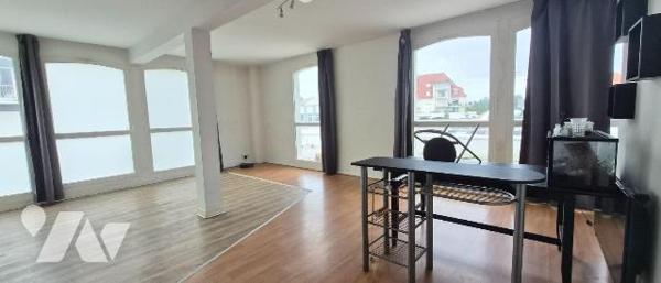 BELLE OPPORTUNITE
En plein centre d'Hardelot,  venez découvrir cet appartement situé au 1er ét...