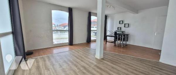 BELLE OPPORTUNITE
En plein centre d'Hardelot,  venez découvrir cet appartement situé au 1er ét...