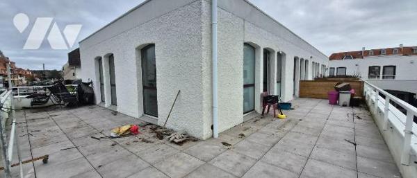 BELLE OPPORTUNITE
En plein centre d'Hardelot,  venez découvrir cet appartement situé au 1er ét...