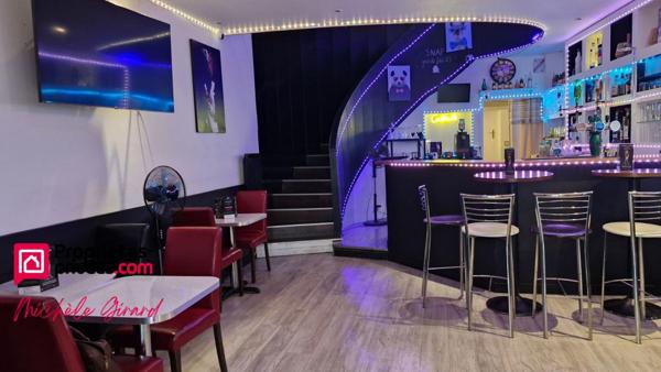 ROANNE  -  BAR  PUB  KARAOKÉ