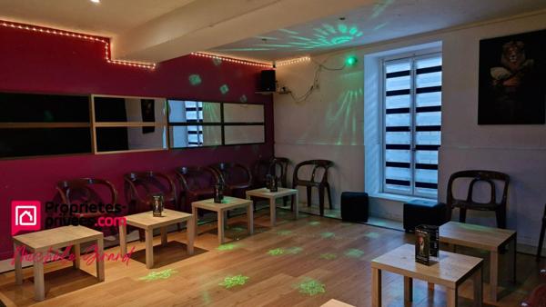 ROANNE  -  BAR  PUB  KARAOKÉ