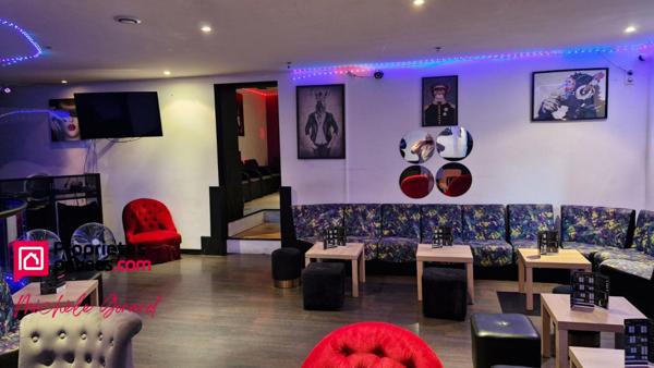 ROANNE  -  BAR  PUB  KARAOKÉ