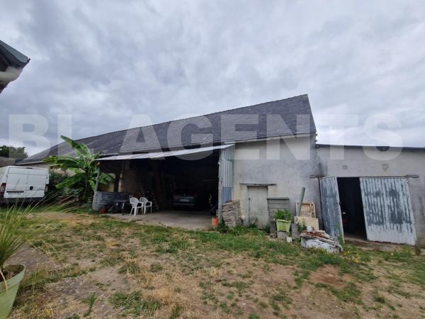 Grande maison de bourg avec jardin, grange et garage