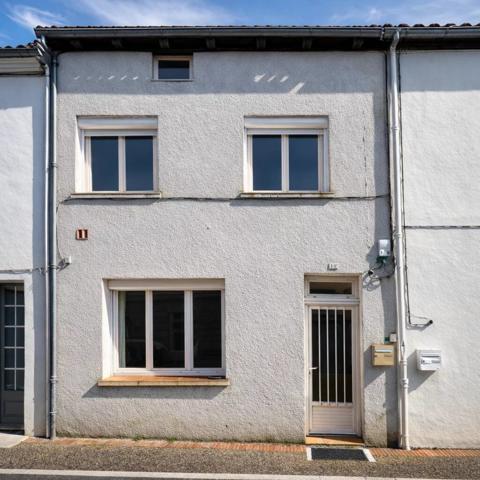 Vente                                                      Maison
                        
                     5 pièces                      120 m2                     à Monclar