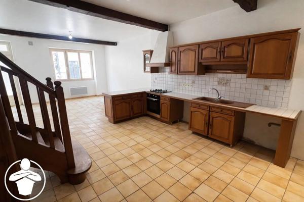 Vente                                                      Maison
                        
                     5 pièces                      120 m2                     à Monclar