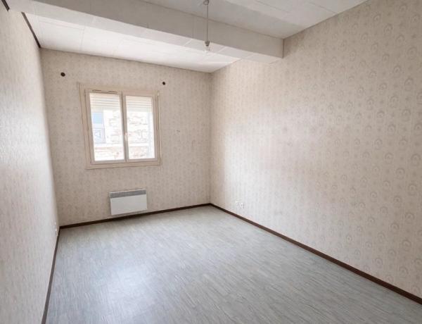 Vente                                                      Maison
                        
                     5 pièces                      120 m2                     à Monclar