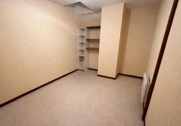 Vente                                                      Maison
                        
                     5 pièces                      120 m2                     à Monclar