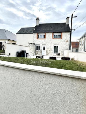 Propriété composée de deux logements – 1052 m² de terrain clôturé