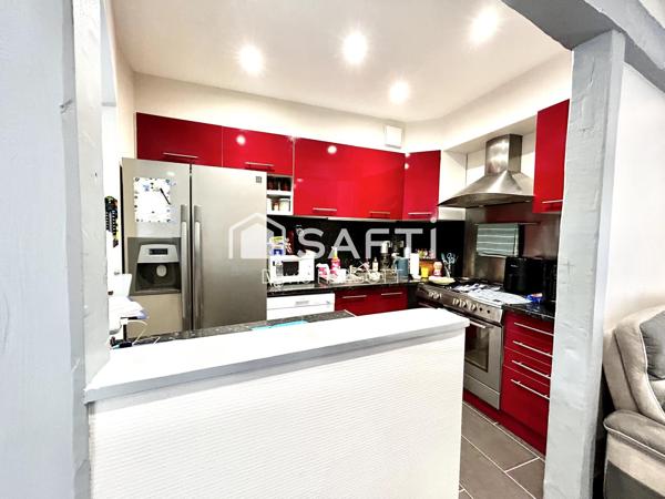 Propriété composée de deux logements – 1052 m² de terrain clôturé