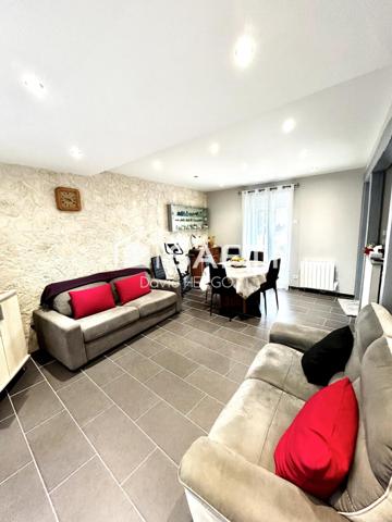 Propriété composée de deux logements – 1052 m² de terrain clôturé
