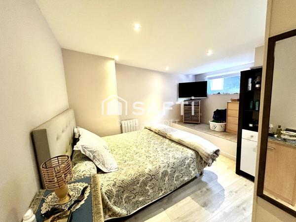 Propriété composée de deux logements – 1052 m² de terrain clôturé