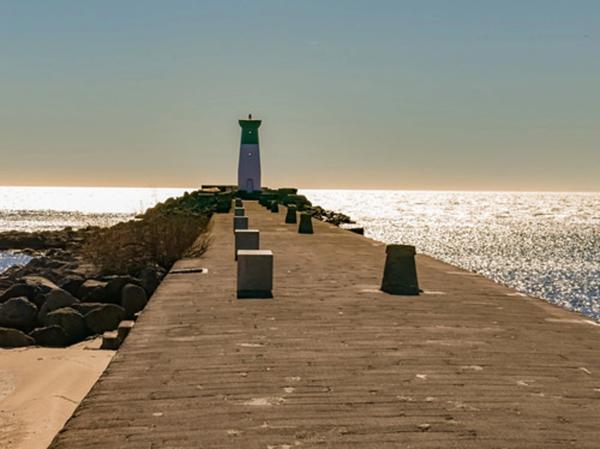 « Vivre au Grau d’Agde, c’est goûter chaque jour à l’authenticité d’un village de pêcheurs… Découvrez ce T2 idéalement placé ! »