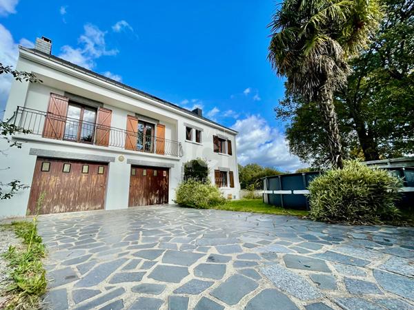 MAISON - 157M² - 4 CHAMBRES - GARAGES - COMBES AMENAGEABLES - GERGAUDIERE