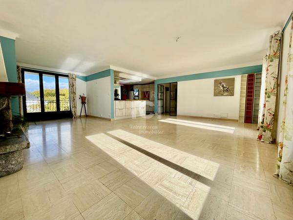 MAISON - 157M² - 4 CHAMBRES - GARAGES - COMBES AMENAGEABLES - GERGAUDIERE