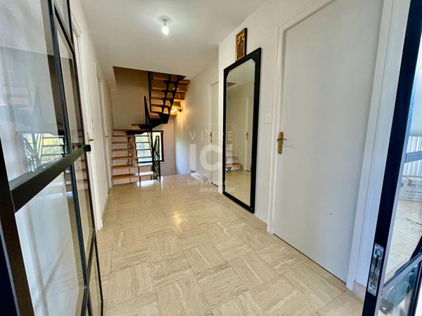MAISON - 157M² - 4 CHAMBRES - GARAGES - COMBES AMENAGEABLES - GERGAUDIERE