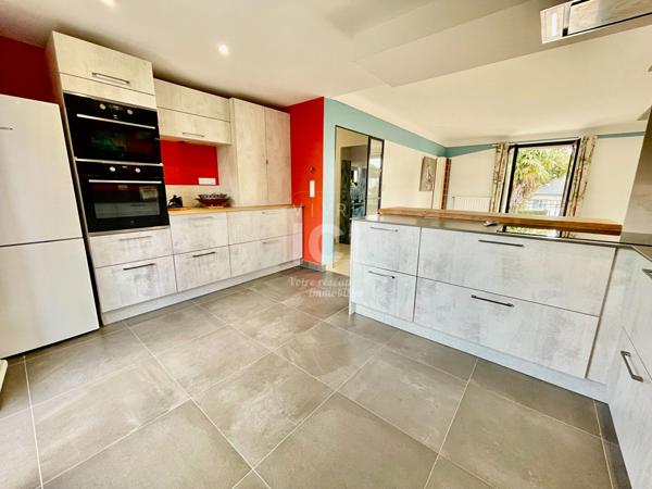 MAISON - 157M² - 4 CHAMBRES - GARAGES - COMBES AMENAGEABLES - GERGAUDIERE