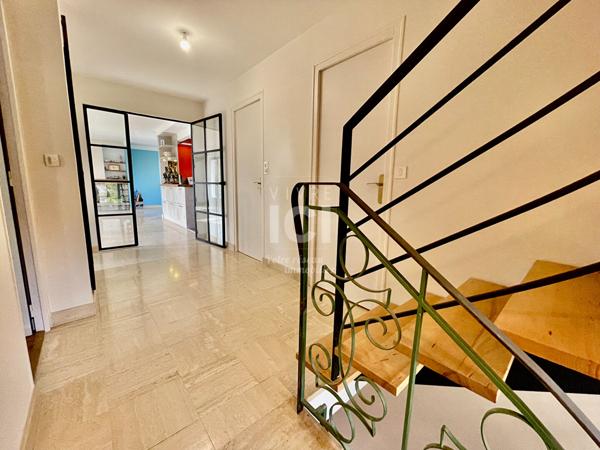 MAISON - 157M² - 4 CHAMBRES - GARAGES - COMBES AMENAGEABLES - GERGAUDIERE