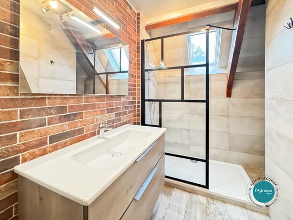 Maison individuelle rénovée sur sous-sol total