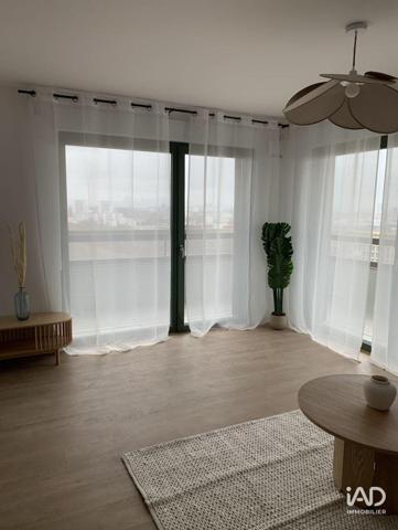 Location appartement 3 pièces 70 m² Saint-Denis