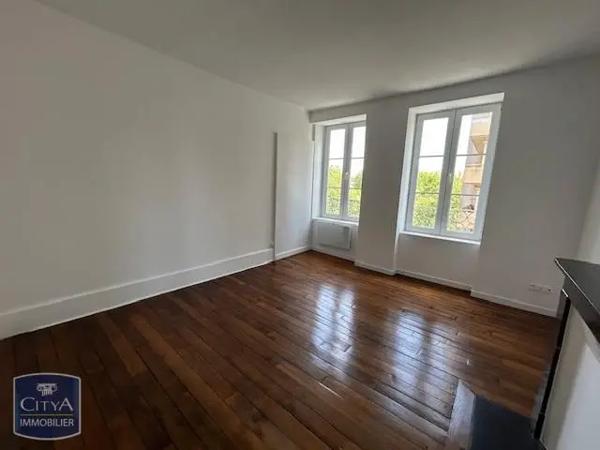 Appartement à louer 2 pièces 50m² Sedan (08200)