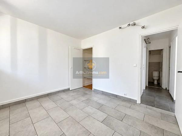Location                                                      Appartement
                        
                     3 pièces                      61 m2                     à Verneuil-sur-Seine