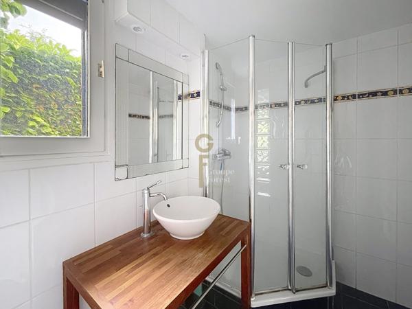 EN EXCLUSIVITÉ * TRES RARE SUR LE SECTEUR* SEMI PLAIN PIED