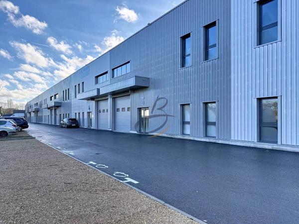 Location                                                      Local industriel
                        
                     1 pièces                      286 m2                     à Bourgoin-Jallieu