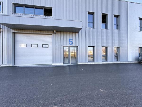 Location                                                      Local industriel
                        
                     1 pièces                      286 m2                     à Bourgoin-Jallieu