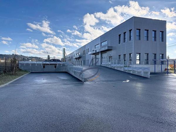 Location                                                      Local industriel
                        
                     1 pièces                      286 m2                     à Bourgoin-Jallieu