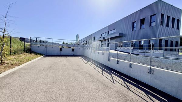 Location                                                      Local industriel
                        
                     1 pièces                      286 m2                     à Bourgoin-Jallieu