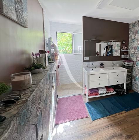 Superbe maison de plain-pied, et son appartement