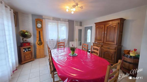 Maison individuelle de 113m2 sur sous-sol complet.