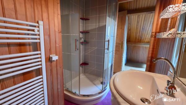 Maison individuelle de 113m2 sur sous-sol complet.