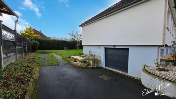 Maison individuelle de 113m2 sur sous-sol complet.